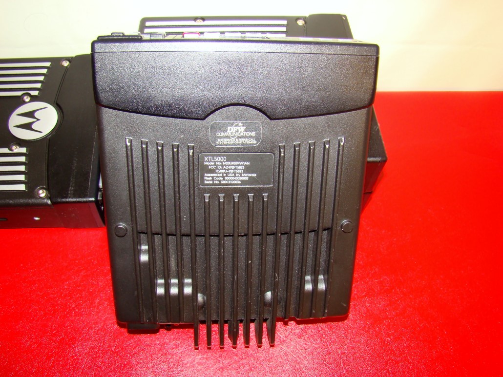 ONE Motorola Astro XTL5000 Two Way Radio Model M20URS9PW1AN