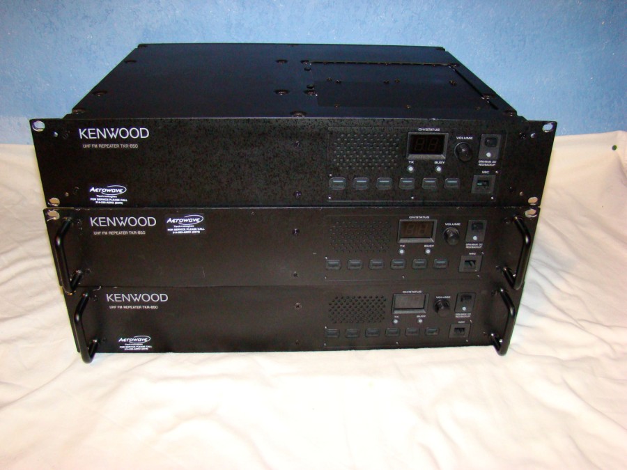 ONE Kenwood TKR850 (TKR850) UHF FM Repeater (Without Power Supply) No