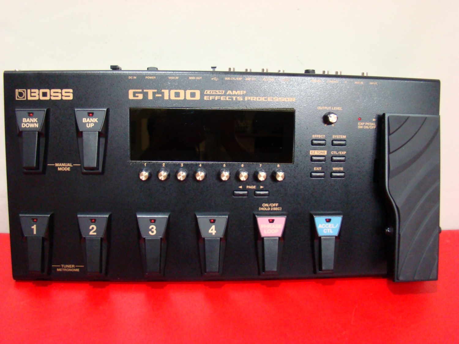BOSS GT-100 Multi-Effects Guitar Effect Pedal COSM AMP EFFECTS