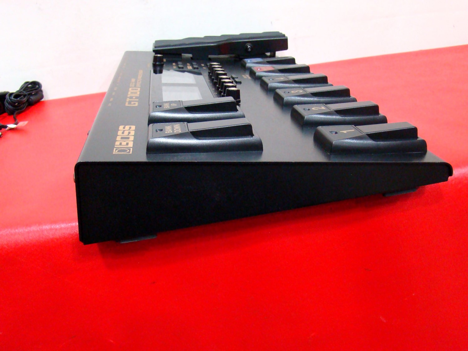BOSS GT-100 Multi-Effects Guitar Effect Pedal COSM AMP EFFECTS