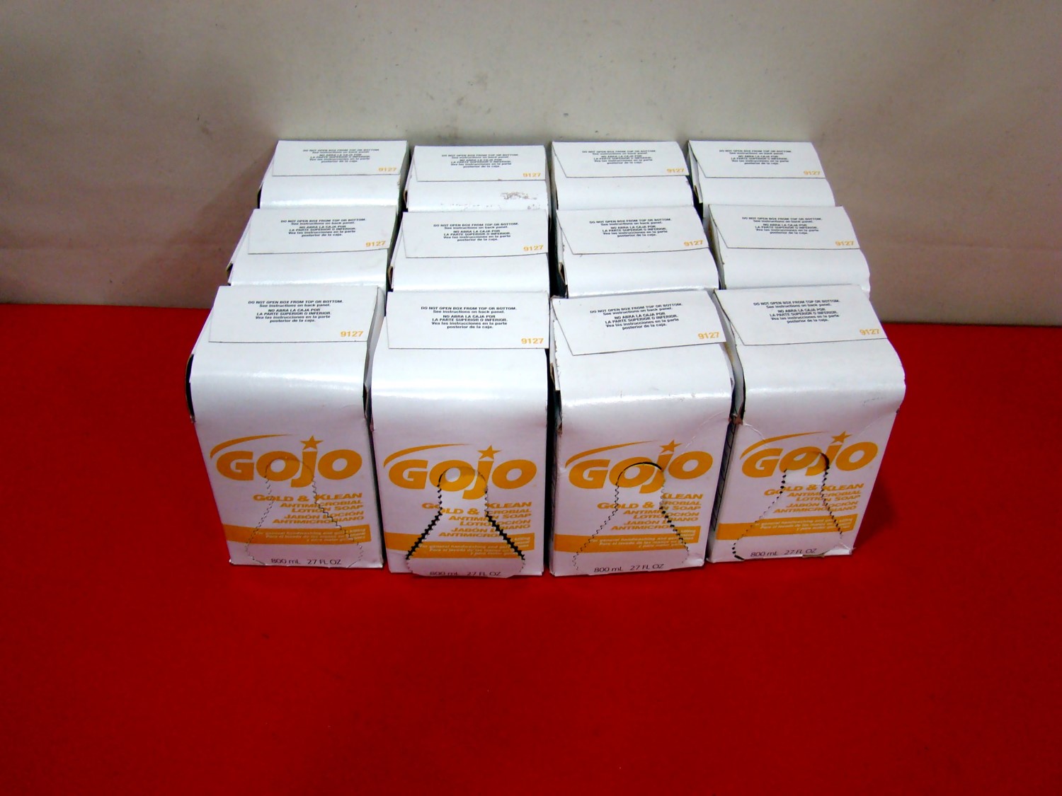 Twelve GOJO Gold & Klean Antimicrobial Lotion Hand Soap 12 Refills