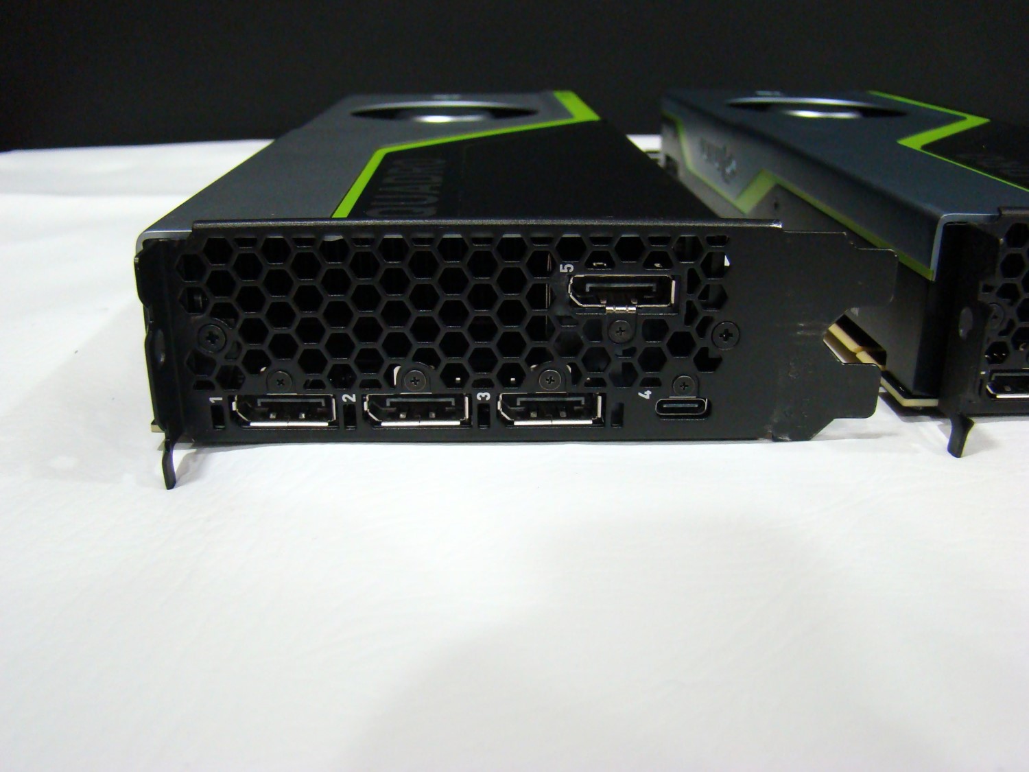 NVIDIA Quadro RTX 5000　16GB PNY VCQRTX5000-PB Graphics Card Quadro RTX 5000 16 GB GDDR6