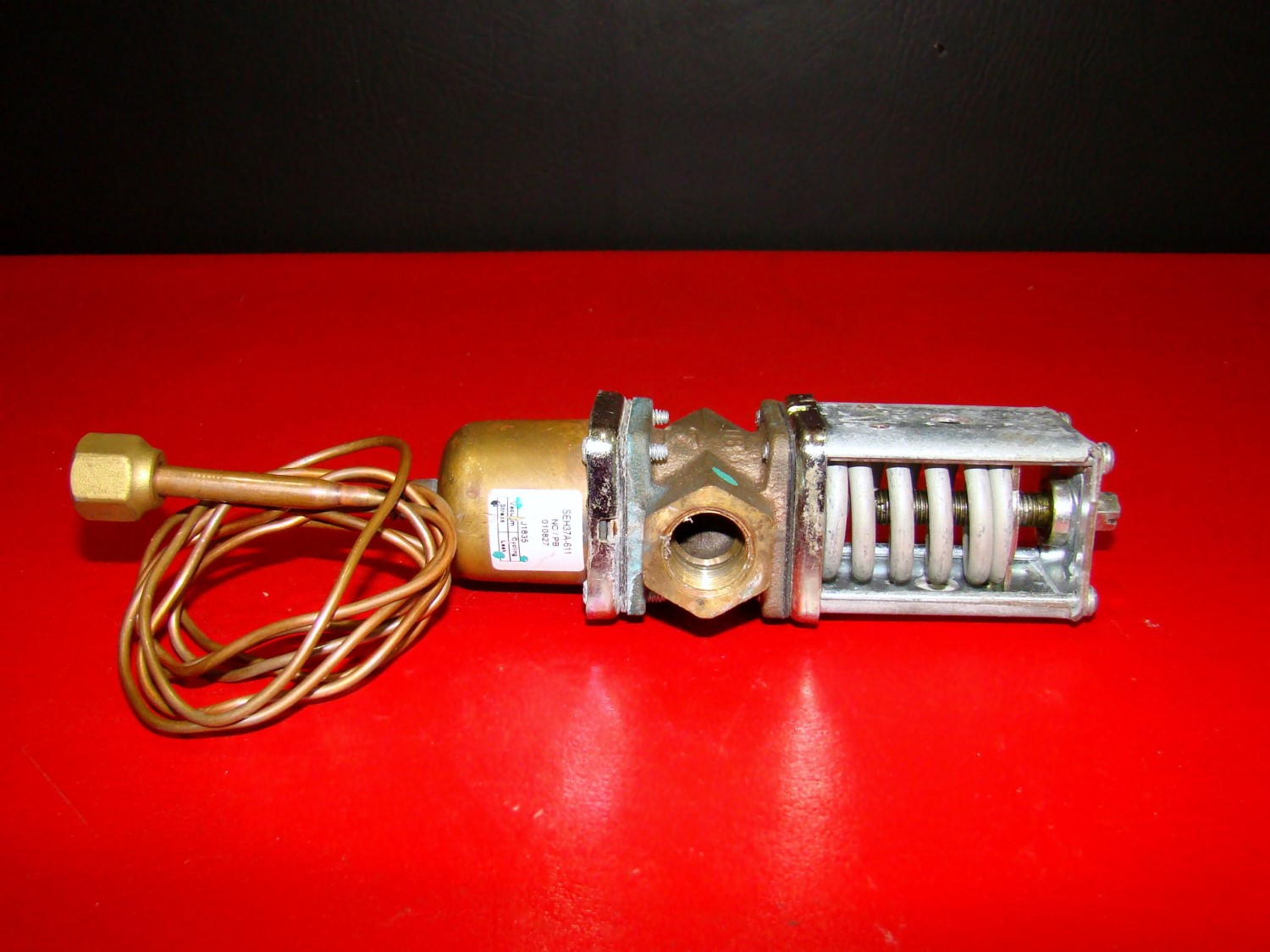 Johnson Controls V46AA-4 Press Actuated Water Regulating